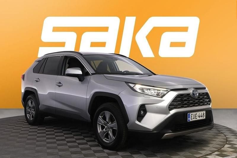 Käytetty Toyota RAV4 Hybrid Edition 178 HP (130 kW) 2022 Katumaasturi