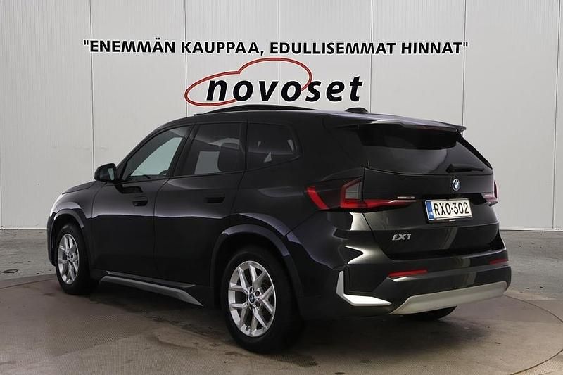 Käytetty BMW iX1 xLine 200 kW (272 HP) 2022 Musta Katumaasturi