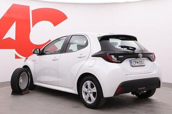 Käytetty Toyota Yaris Active 114 HP (83 kW) 2021 Pearl white Viistoperä