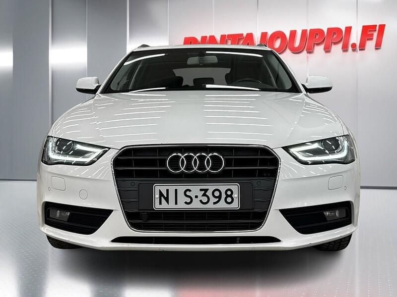 Käytetty Audi A4 Business 170 HP (125 kW) 2012 Valkoinen Farmari