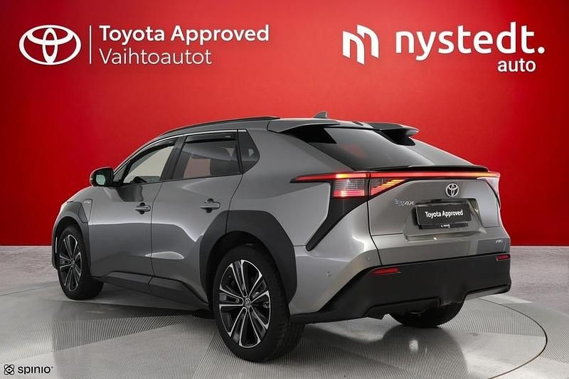 Käytetty Toyota bZ4X Premium 160 kW (218 HP) 2023 Harmaa Katumaasturi
