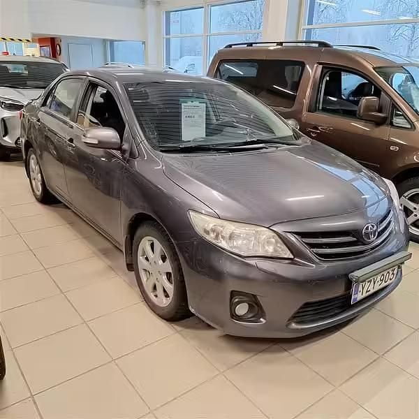 Käytetty 2015 Dacia Duster Lauréate | 7 900 € (Supertarjous) - Kuva 1/4