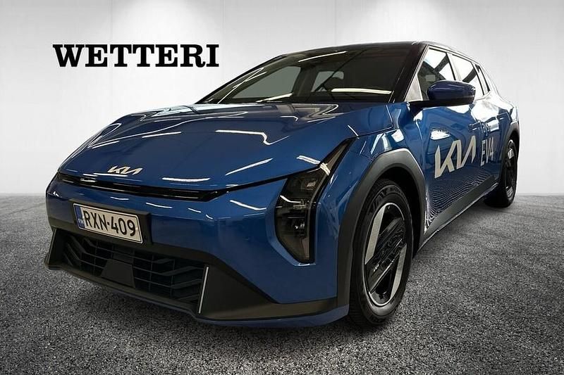 Uusi Kia EV4 Premium 150 kW (204 HP) 2025 Sininen Viistoperä