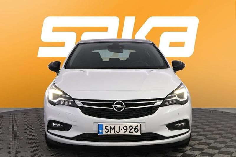 Käytetty Opel Astra Innovation 105 HP (77 kW) 2018 Viistoperä