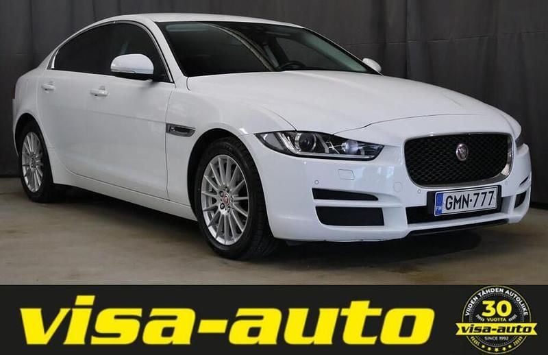 Valkoinen Käytetty 2017 Jaguar XE Pure Sedan | 13 990 € - Kuva 1/4