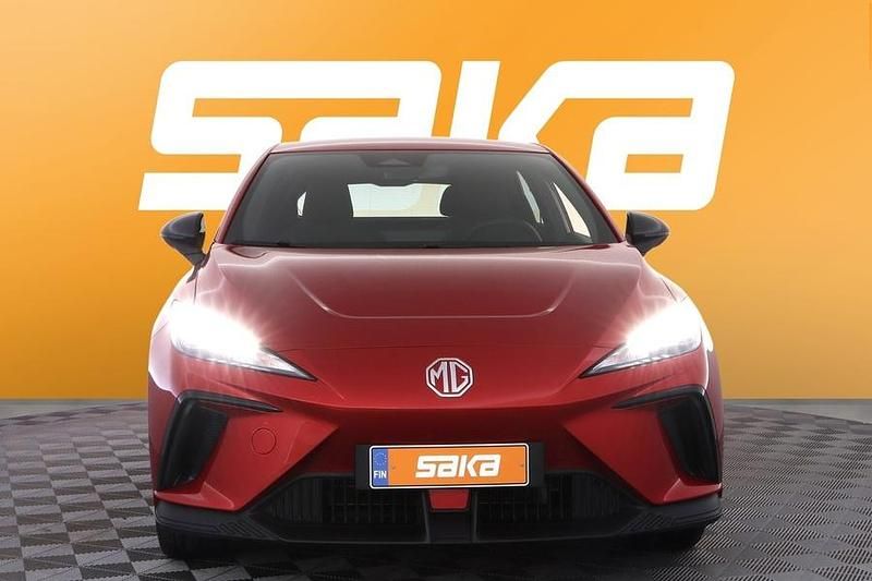 Käytetty MG MG4 EV 125 kW (170 HP) 2023 Viistoperä