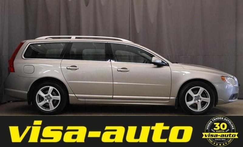 Käytetty Volvo V70 Summum 136 HP (100 kW) 2013 Peessi Farmari