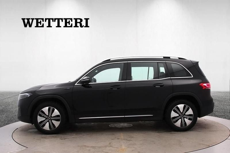 Käytetty Mercedes EQB300 Business 167 kW (228 HP) 2022 Musta Katumaasturi