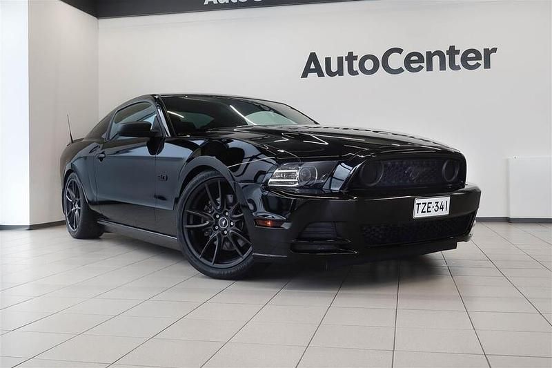 Musta Käytetty 2013 Ford Mustang GT Coupe - kaksiovinen | 42 800 € - Kuva 1/4