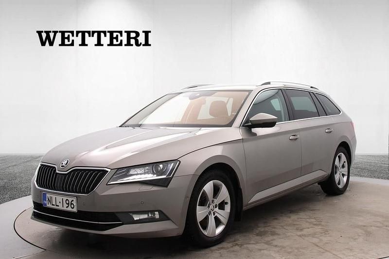 Ruskea Käytetty 2020 Skoda Superb Business Line Farmari | 28 900 € (Hieman kallis) - Kuva 1/4