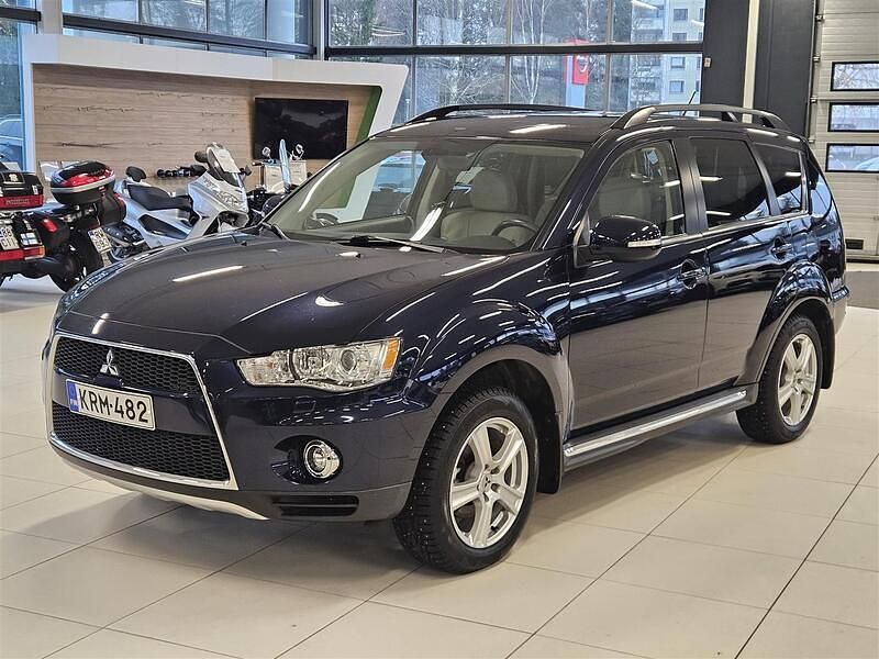 Sininen Käytetty 2012 Mitsubishi Outlander Instyle Katumaasturi | 15 990 € (Perustarjous) - Kuva 1/4