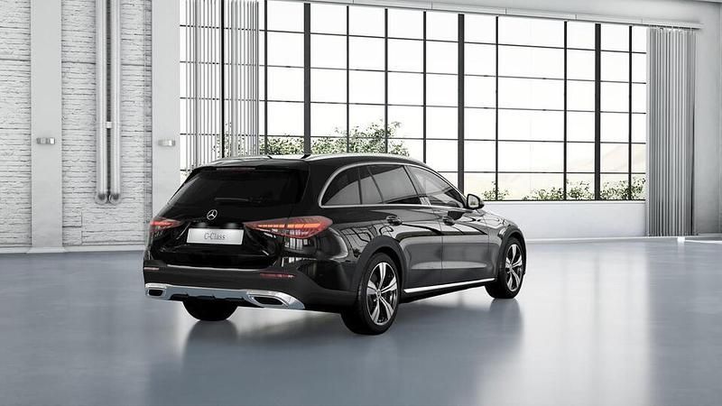 Käytetty Mercedes C220 200 HP (147 kW) 2022 Musta Farmari