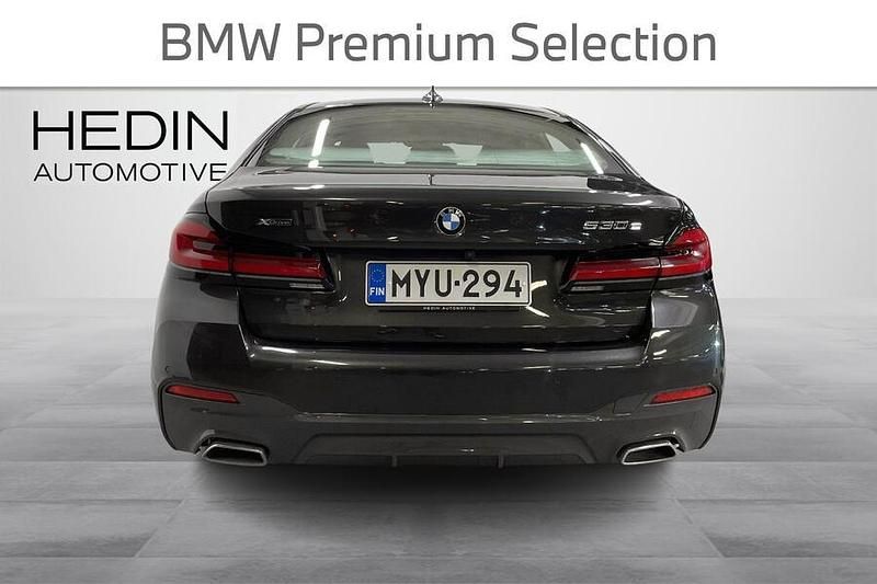 Käytetty BMW 530e M Sport 292 HP (214 kW) 2022 Harmaa Sedan