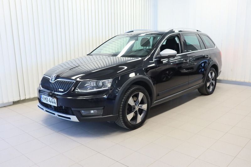 Musta Käytetty 2016 Skoda Octavia Farmari | 12 900 € (Perustarjous) - Kuva 1/4