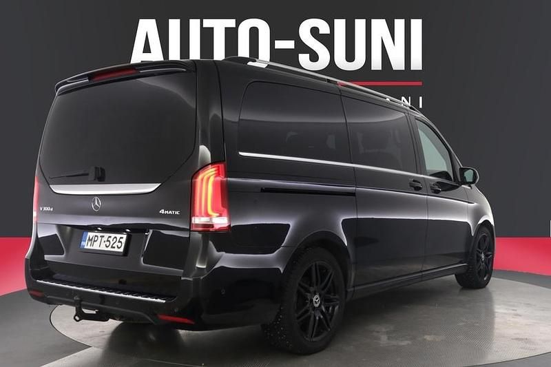 Käytetty Mercedes V300 AMG 239 HP (175 kW) 2020 Musta Tila-auto