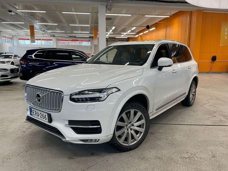 Käytetty Volvo XC90 Inscription 235 HP (172 kW) 2019 Katumaasturi