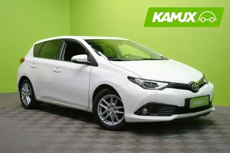 Valkoinen Käytetty 2018 Toyota Auris Active Sedan | 11 950 € (Hyvä tarjous) - Kuva 1/4