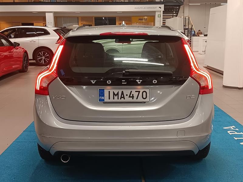 Käytetty Volvo V60 Kinetic 114 HP (83 kW) 2015 Harmaa Farmari