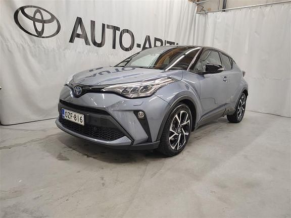 Harmaa Käytetty 2021 Toyota C-HR Edition Katumaasturi | 27 900 € (Perustarjous) - Kuva 1/4
