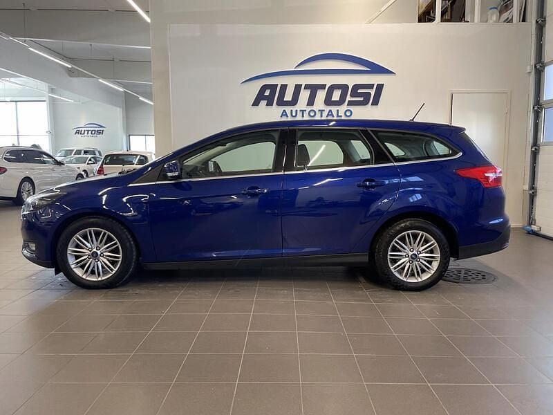 Käytetty Ford Focus 125 HP (91 kW) 2018 Sininen Farmari