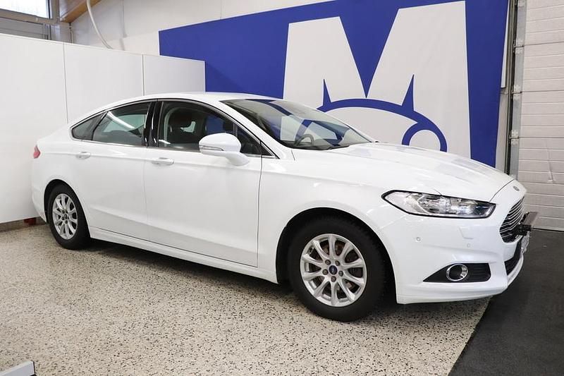 Valkoinen Käytetty 2019 Ford Mondeo Trend Viistoperä | 13 500 € (Hyvä tarjous) - Kuva 1/4