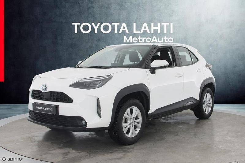 Käytetty Toyota Yaris Cross Active 116 HP (85 kW) 2023 Valkoinen Katumaasturi