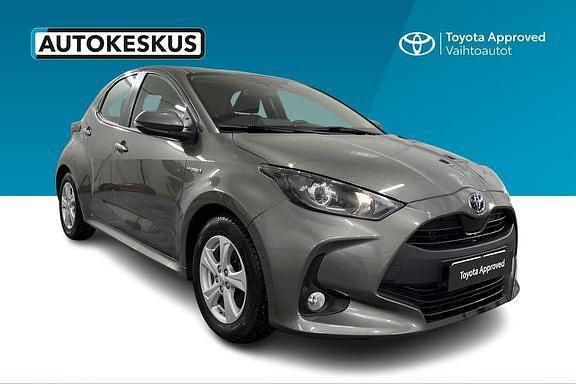Käytetty Toyota Yaris Active 91 HP (66 kW) 2020 Metalliväri Viistoperä
