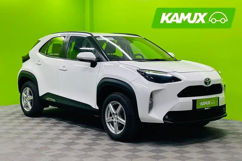 Valkoinen Käytetty 2024 Toyota Yaris Cross Basis Katumaasturi | 24 690 € - Kuva 1/4