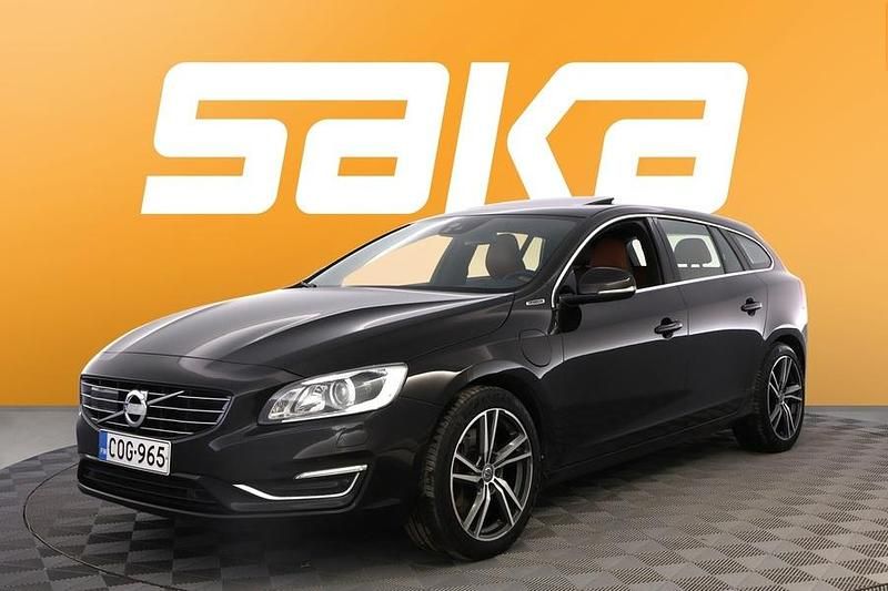 Käytetty Volvo V60 Summum 215 HP (158 kW) 2014 Farmari