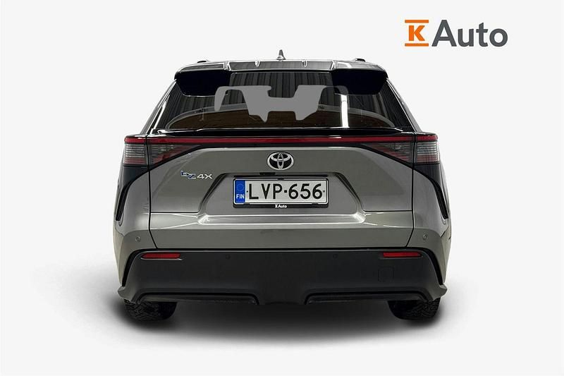 Käytetty Toyota bZ4X Style 2024 Harmaa Katumaasturi