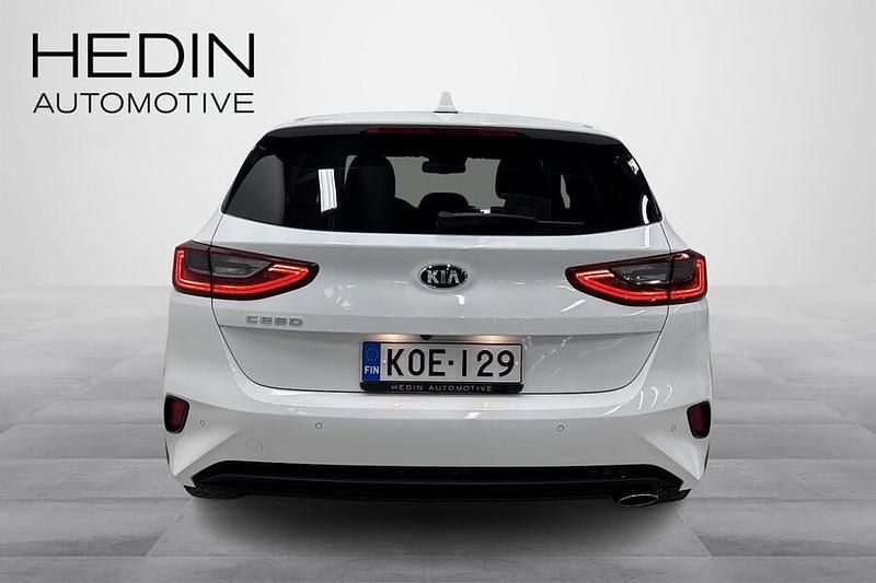 Käytetty Kia Ceed EX 120 HP (88 kW) 2019 Valkoinen Viistoperä