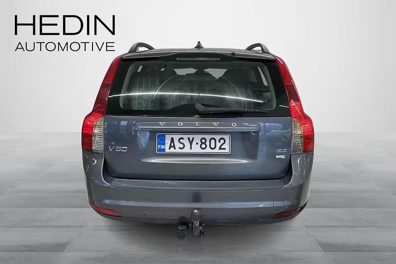 Käytetty Volvo V50 Drive Kinetic 109 HP (80 kW) 2009 Harmaa Farmari