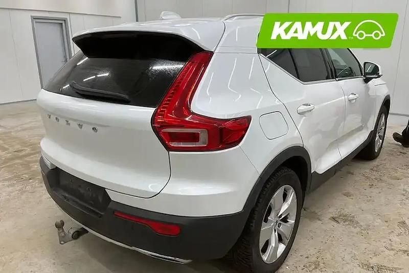 Käytetty Volvo XC40 Inscription 150 HP (110 kW) 2019 Valkoinen Katumaasturi