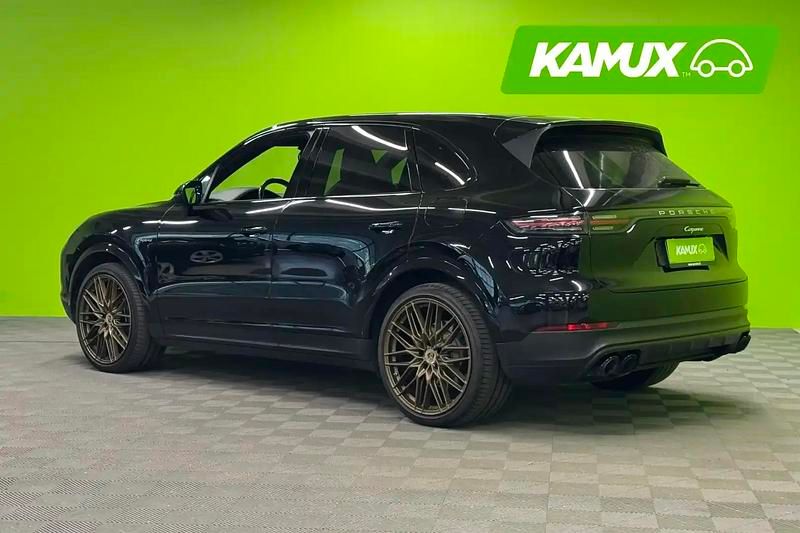 Käytetty Porsche Cayenne 628 HP (461 kW) 2020 Musta Katumaasturi