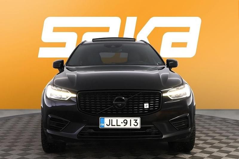 Käytetty Volvo XC60 Business Edition 392 HP (288 kW) 2020 Katumaasturi