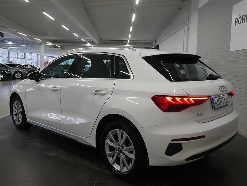 Käytetty Audi A3 Sportback e-tron 110 HP (80 kW) 2022 Valkoinen Viistoperä