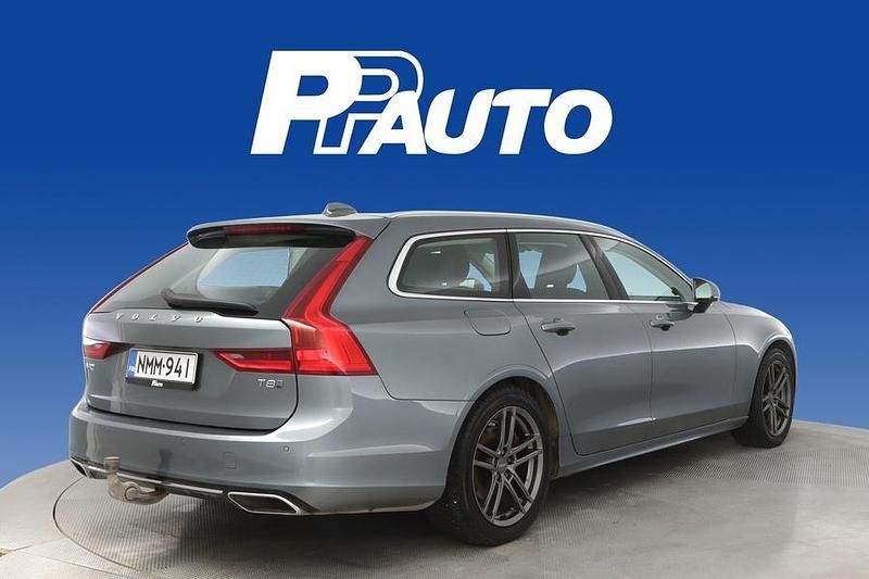 Käytetty Volvo V90 Momentum 303 HP (222 kW) 2018 Harmaa Farmari