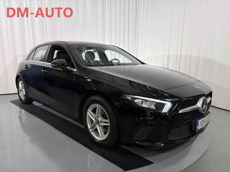 Käytetty Mercedes A160 109 HP (80 kW) 2020 Musta Viistoperä
