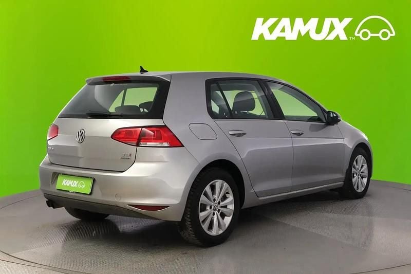 Käytetty VW Golf VII Comfortline 105 HP (77 kW) 2014 Hopea / harmaa Sedan