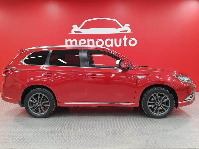 Käytetty Mitsubishi Outlander P-HEV Instyle 135 HP (99 kW) 2019 Katumaasturi