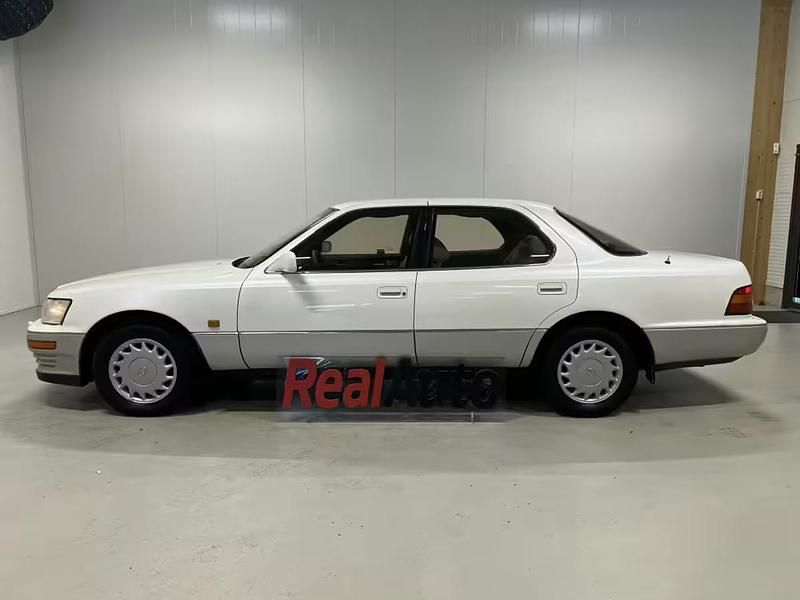 Käytetty Lexus LS400 1991 Sedan