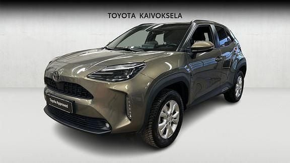 Ruskea (beige) Käytetty 2024 Toyota Yaris Cross Plus Katumaasturi | 28 900 € (Hyvä tarjous) - Kuva 1/4
