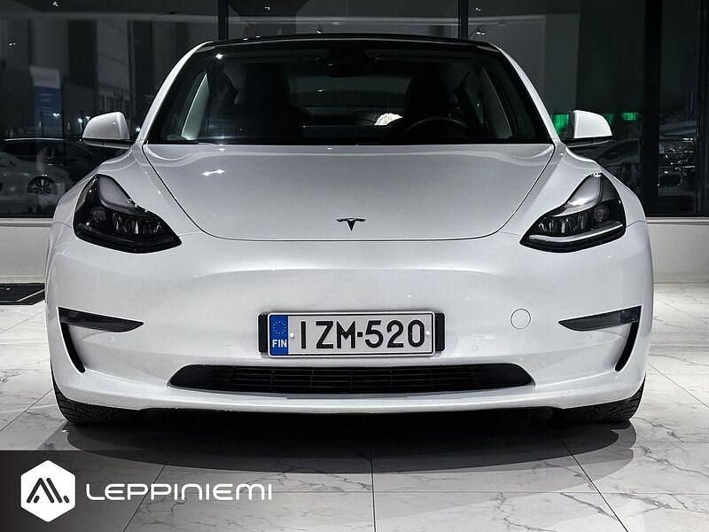 Käytetty Tesla Model 3 258 kW (351 HP) 2021 Sedan