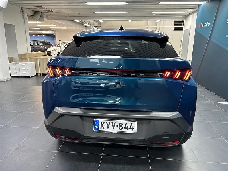 Käytetty Peugeot e-3008 Allure 155 kW (211 HP) 2024 Katumaasturi
