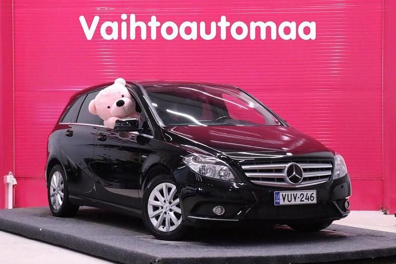 Käytetty Mercedes B180 Business 122 HP (89 kW) 2012 Tila-auto