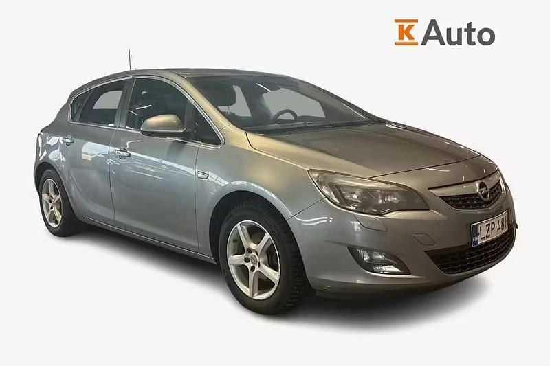 Harmaa Käytetty 2010 Opel Astra Ultimate Farmari | 3 490 € (Hieman kallis) - Kuva 1/4