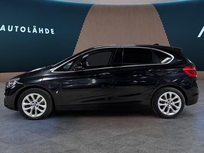 Käytetty BMW 225 Active Tourer 224 HP (164 kW) 2018 Tila-auto