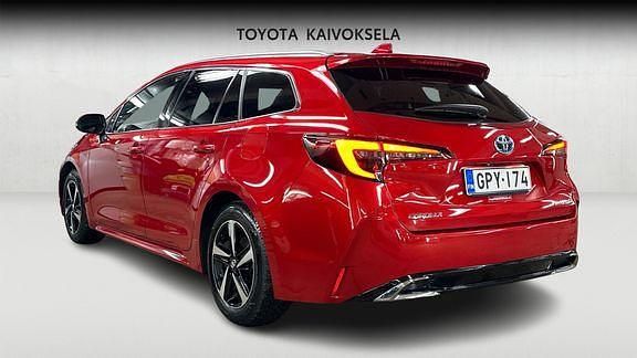Käytetty Toyota Corolla Edition 140 HP (102 kW) 2024 Punainen Farmari