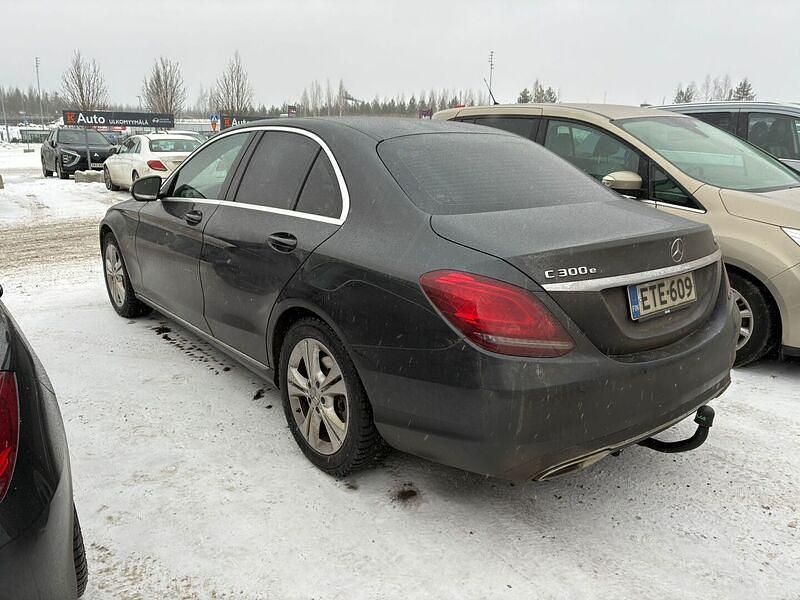 Käytetty Mercedes C300e Business 211 HP (155 kW) 2020 Sedan