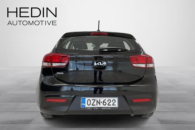 Käytetty Kia Rio EX 120 HP (88 kW) 2023 Musta Viistoperä